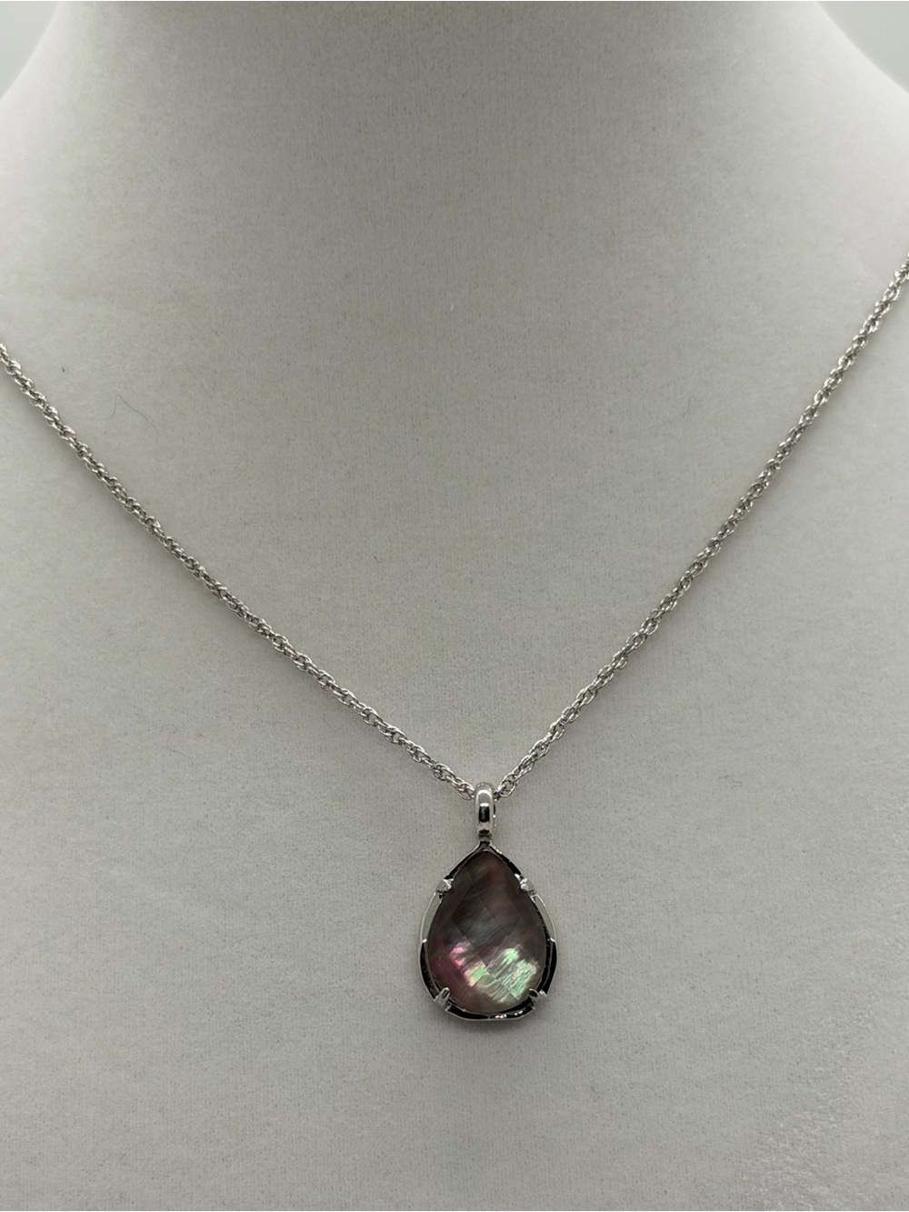 Kendra Scott Abalone Kiri necklace - Picture 3 of 4